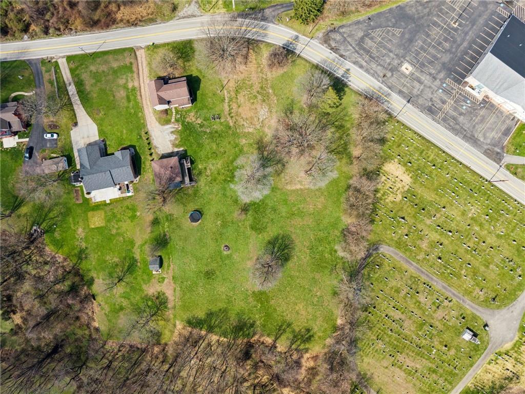 1640 Ridge Road Jeannette, PA 15644 - Photo 3 of 11