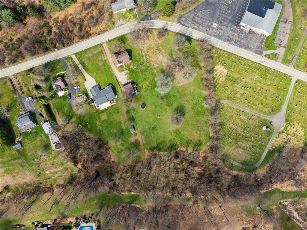 1640 Ridge Road Jeannette, PA 15644 - Photo 5 of 11