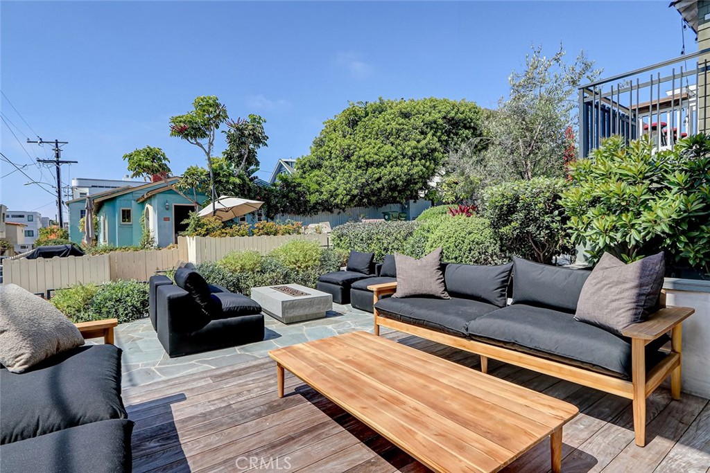 216 4th Street Manhattan Beach, CA 90266 - Photo 35 of 43