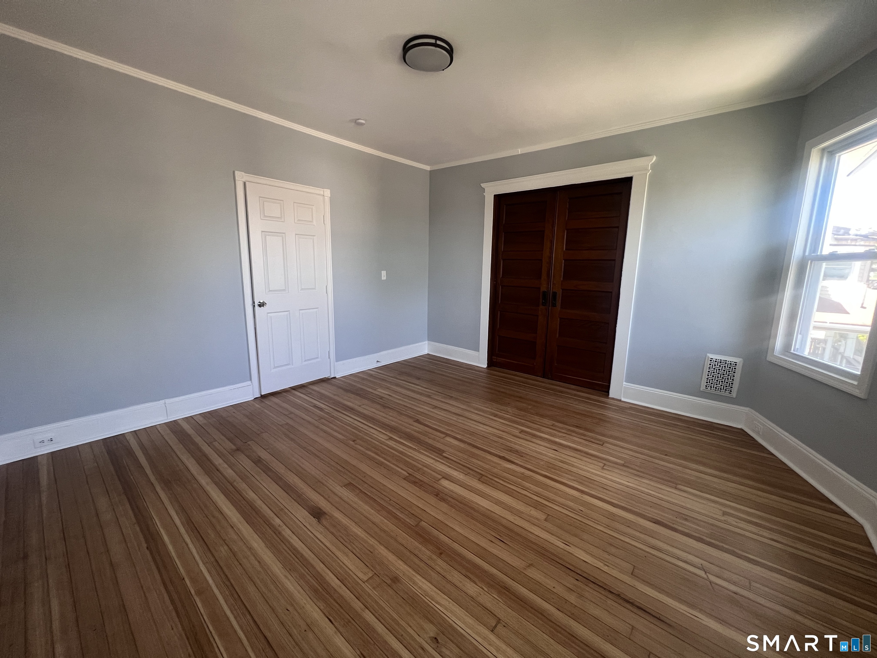 335 Ridgefield Avenue Bridgeport, CT 06610 - Photo 6 of 22 BEDROOM 1