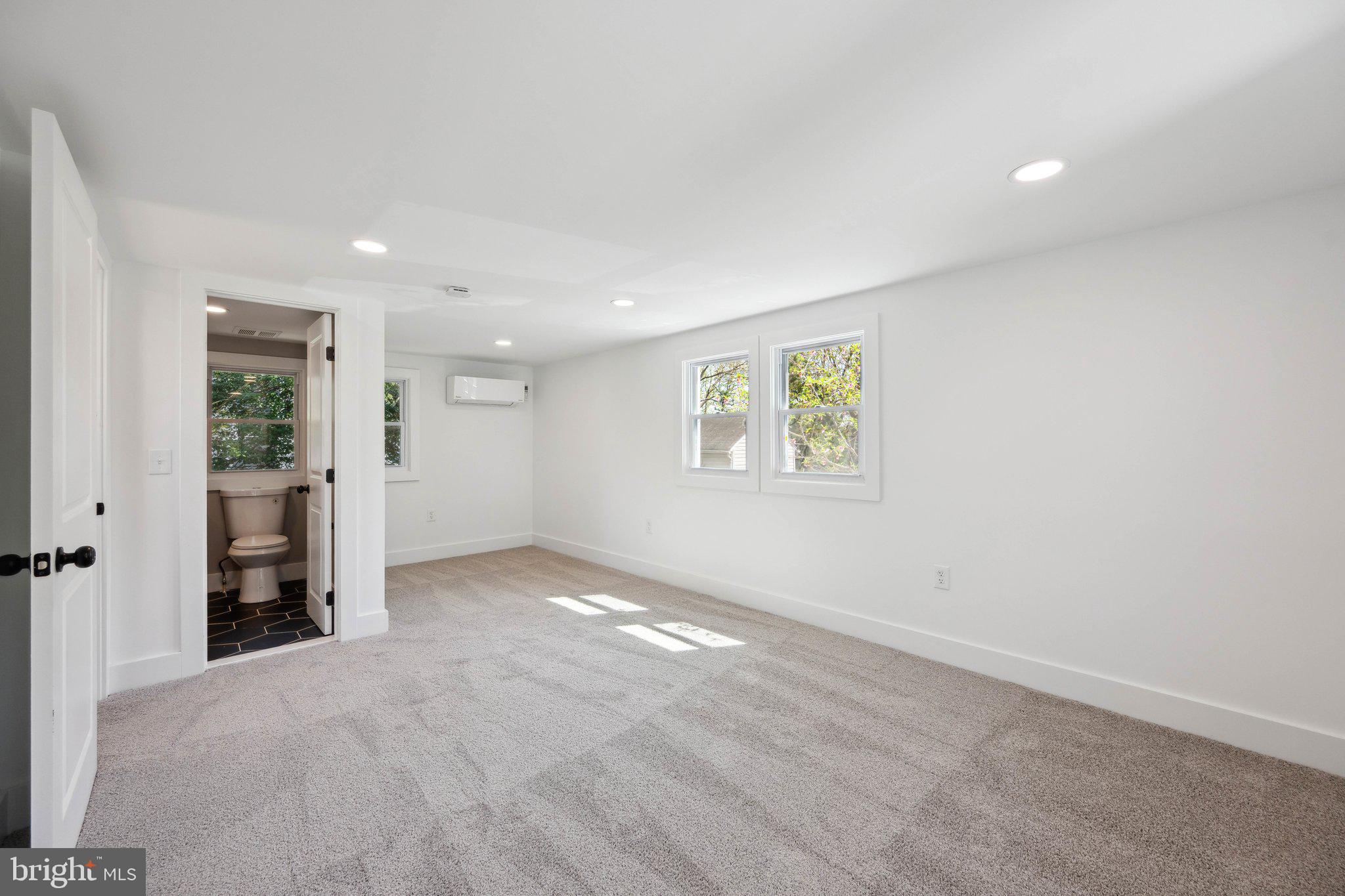 4007 35th Street Mount Rainier, MD 20712 - Photo 31 of 49 an empty room with windows