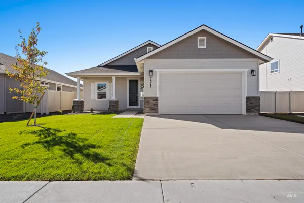 $399,990 | 1581 Southwest Silverstone Avenue, Mountain Home, ID 83647