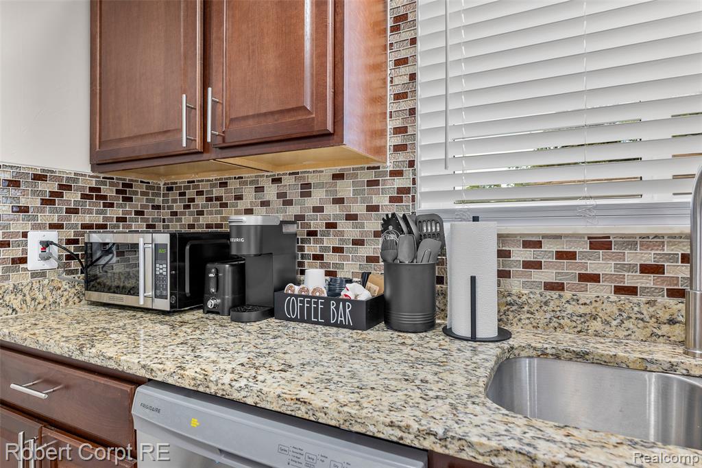 4772 Harding Street Dearborn Heights, MI 48125 - Photo 4 of 22