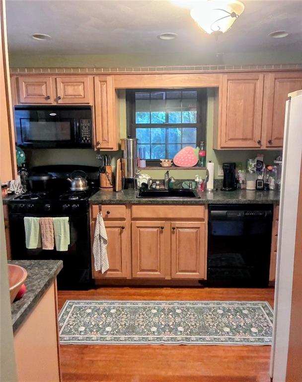 170 Spring Grove Road Pittsburgh, PA 15235 - Photo 10 of 28