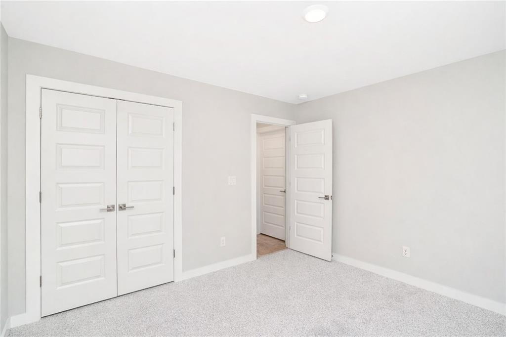 2596 Parkside Way Gainesville, GA 30507 - Photo 29 of 33 an empty room with closet