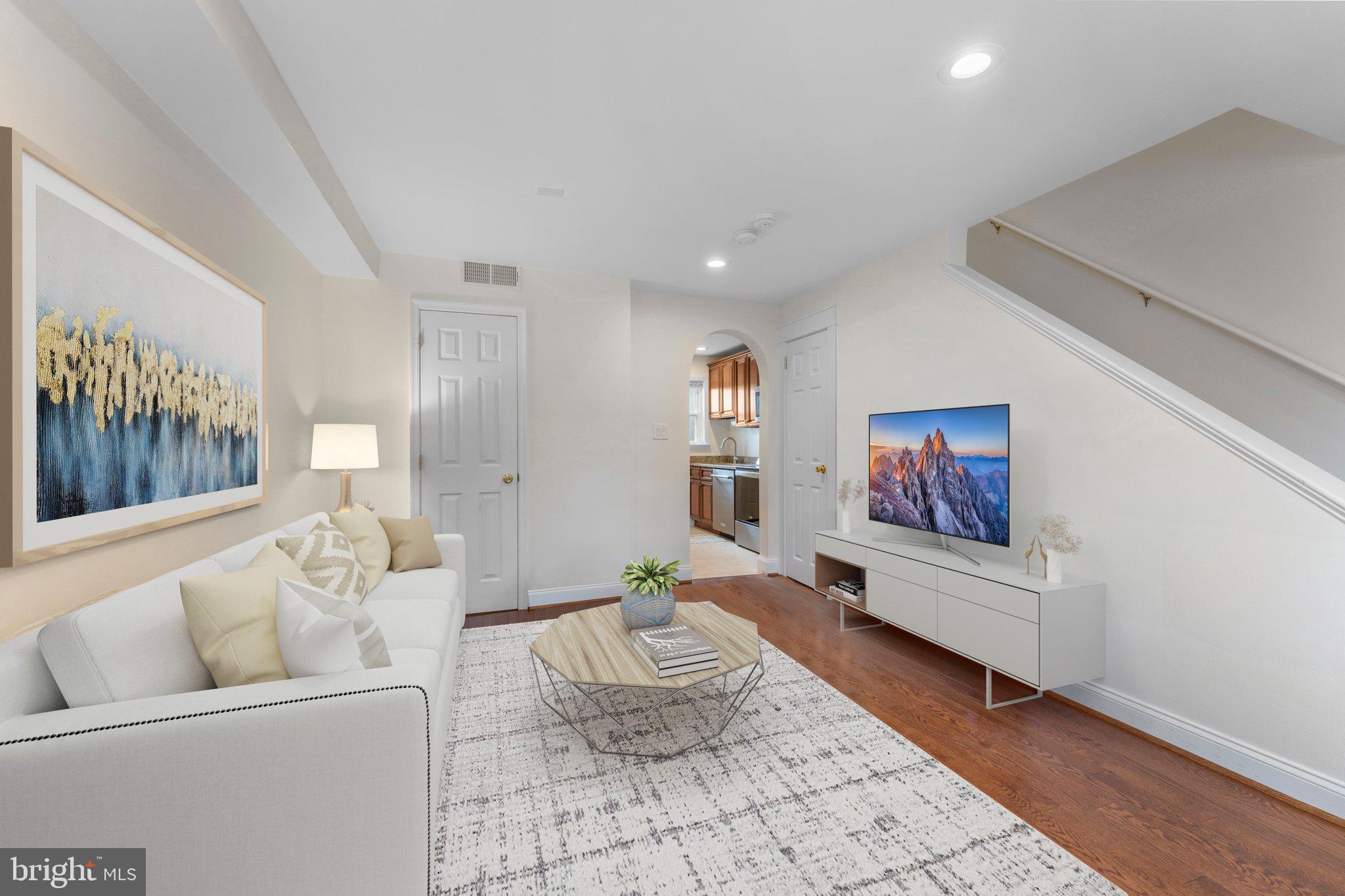 1527 K Street Southeast Washington, DC 20003 - Photo 4 of 22 Living Room