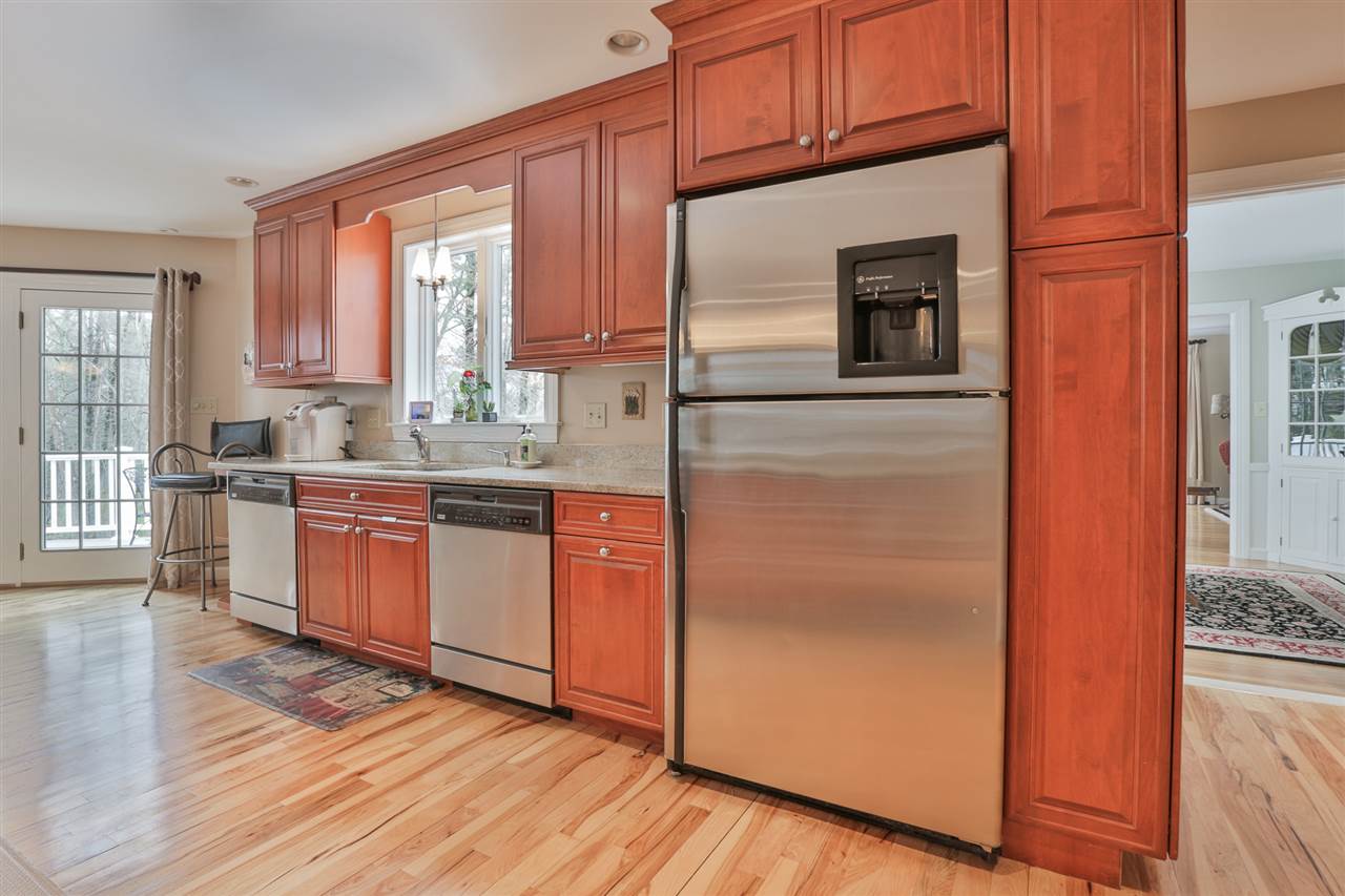1 Massasoit Road Nashua, NH 03063 - Photo 13 of 40
