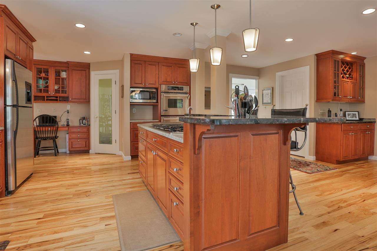 1 Massasoit Road Nashua, NH 03063 - Photo 15 of 40