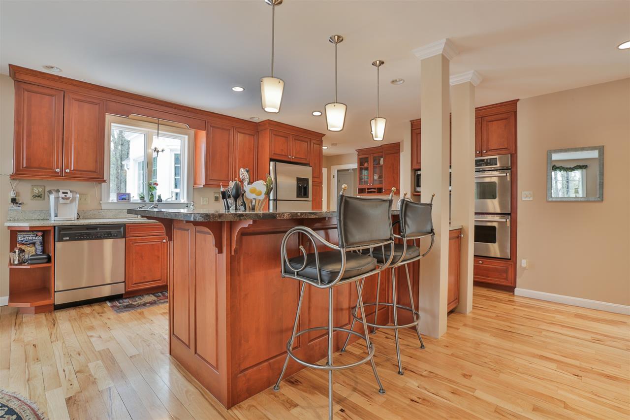1 Massasoit Road Nashua, NH 03063 - Photo 17 of 40