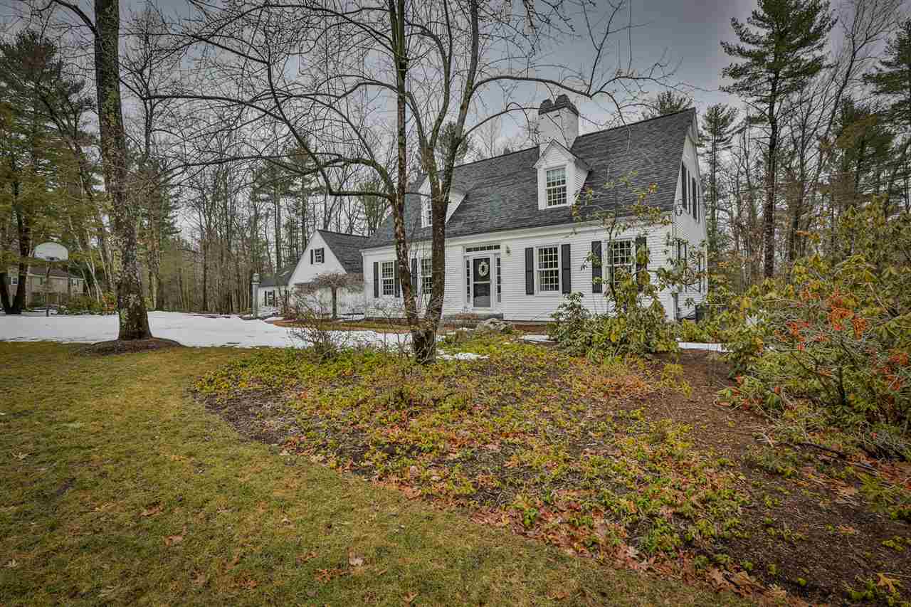 1 Massasoit Road Nashua, NH 03063 - Photo 3 of 40