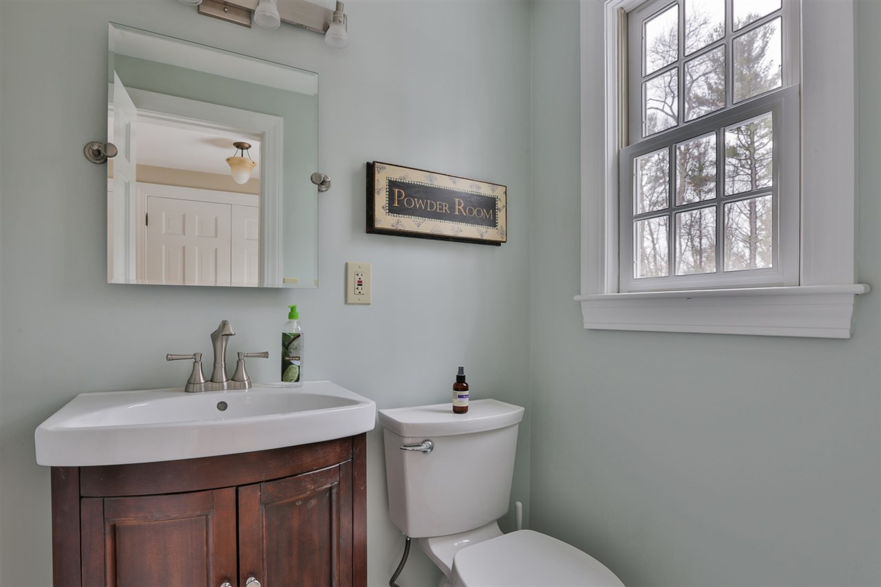 1 Massasoit Road Nashua, NH 03063 - Photo 28 of 40