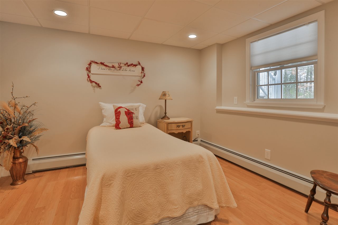 1 Massasoit Road Nashua, NH 03063 - Photo 39 of 40