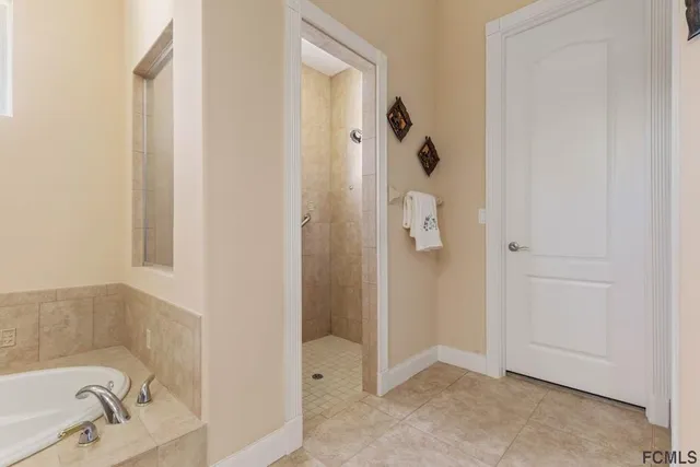 a view of entryway with a front door