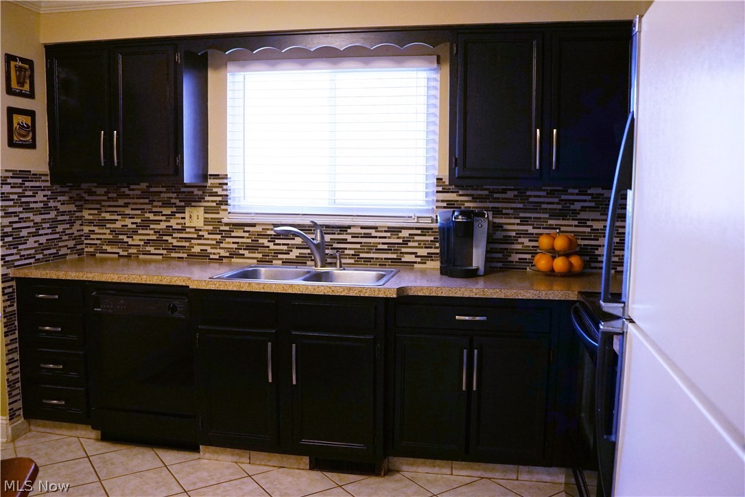 6472 State Road, Unit J15 Parma, OH 44134 - Photo 2 of 25