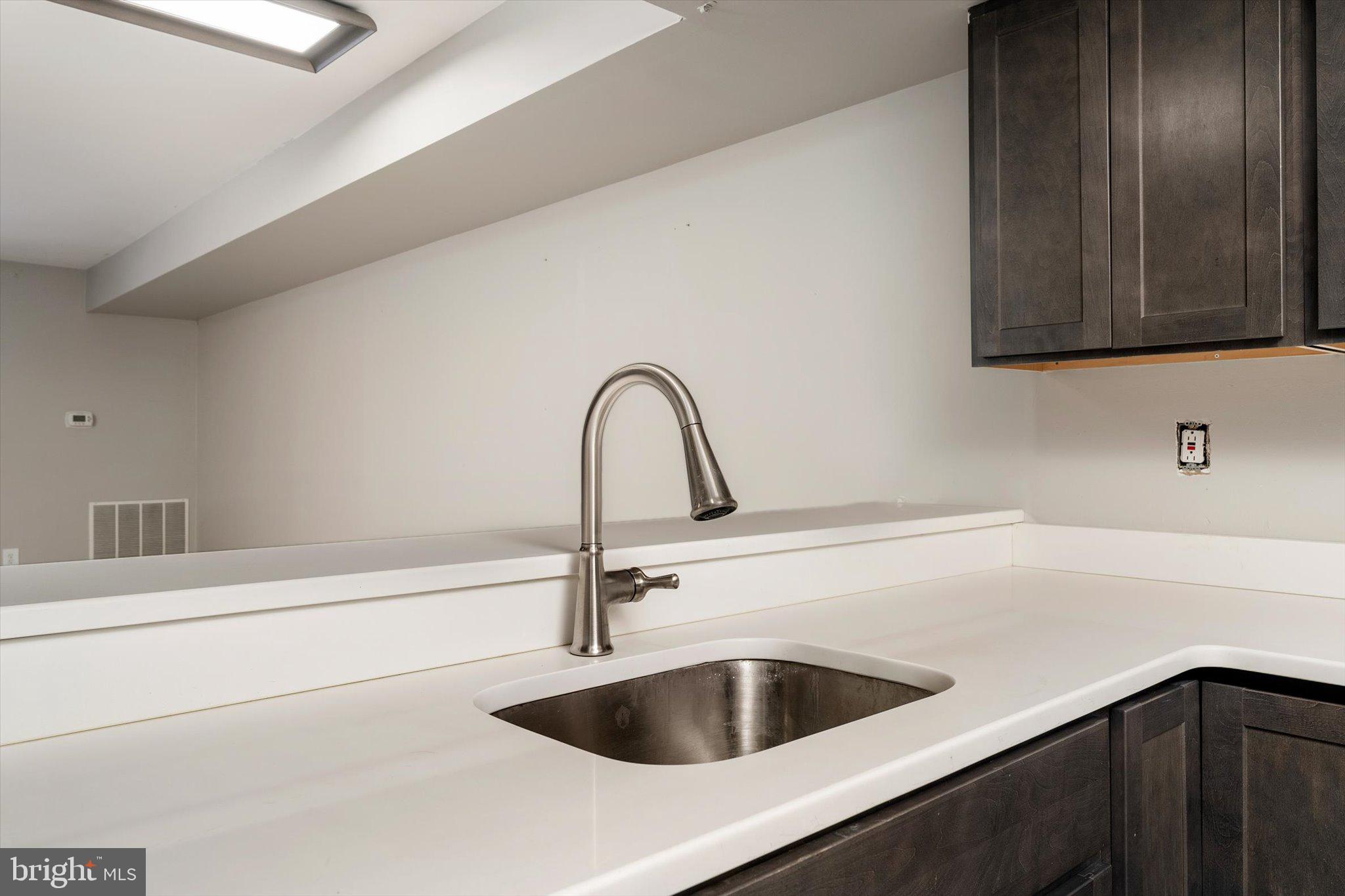 76 Pinewood Drive Hamilton, NJ 08690 - Photo 7 of 28 Updated Kitchen w Breakfast Bar