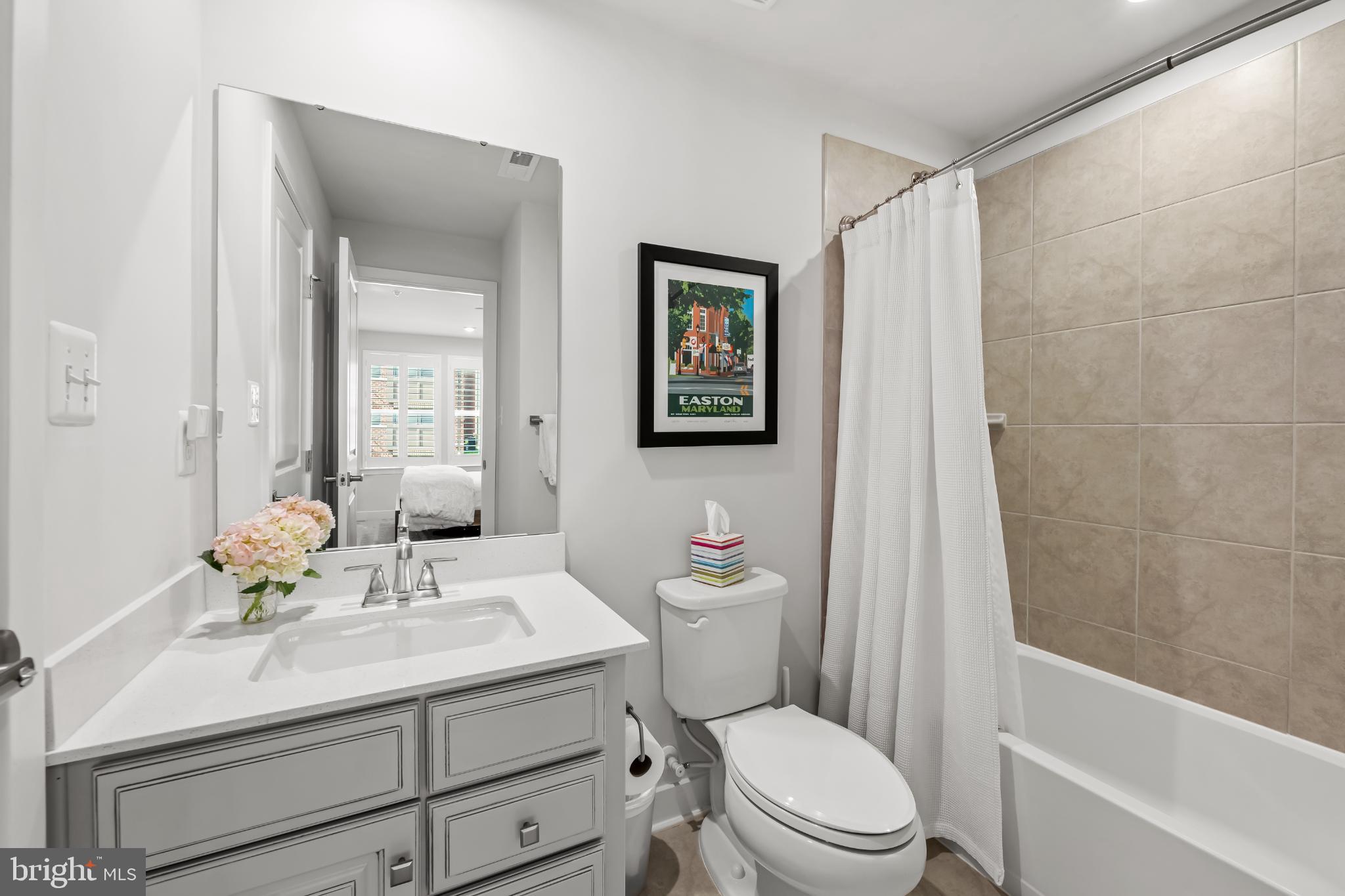 1526 Lowman Street Baltimore, MD 21230 - Photo 11 of 40 Guest bedroom ensuite