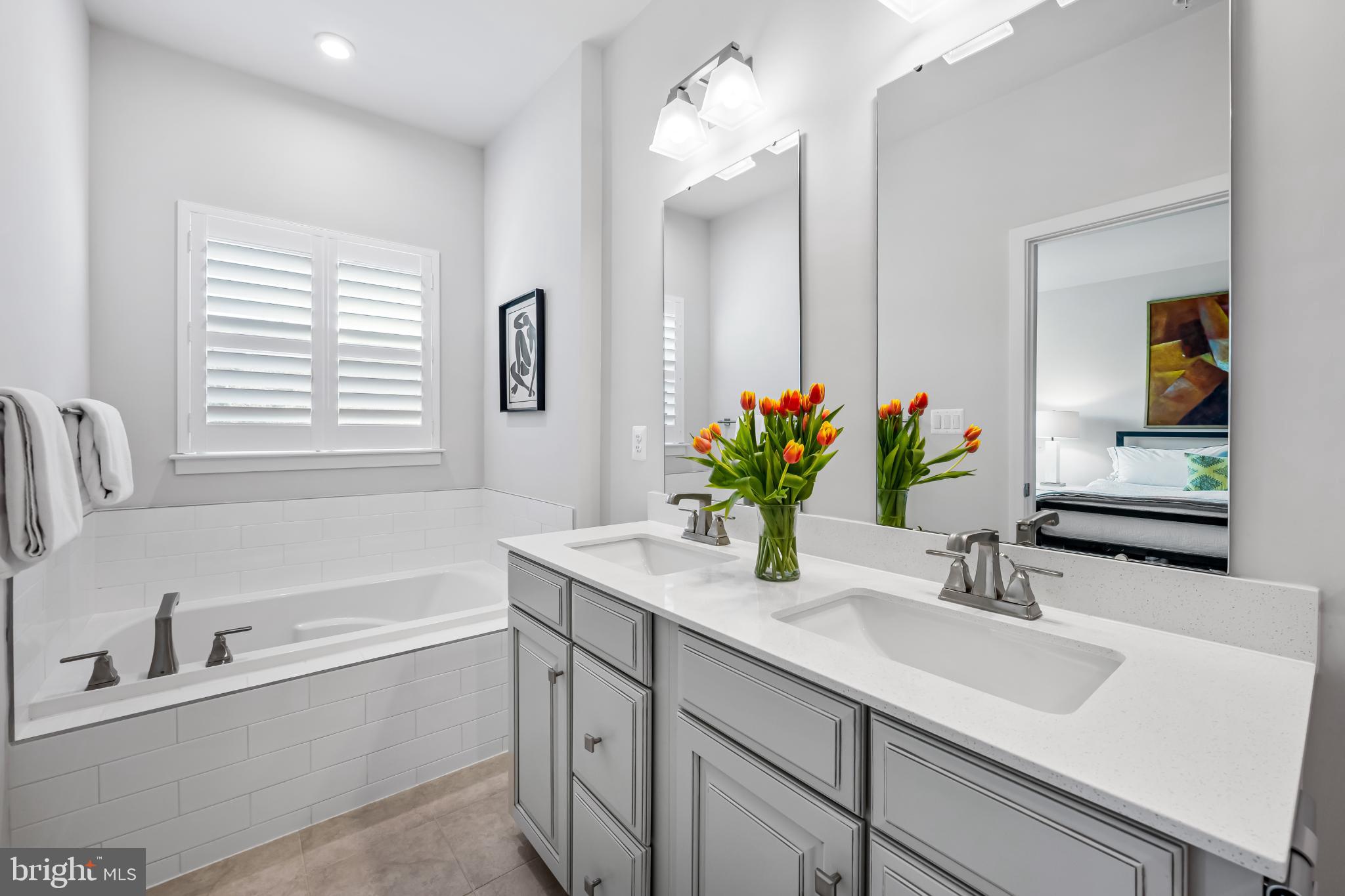 1526 Lowman Street Baltimore, MD 21230 - Photo 24 of 40 Primary ensuite with large soaking tub