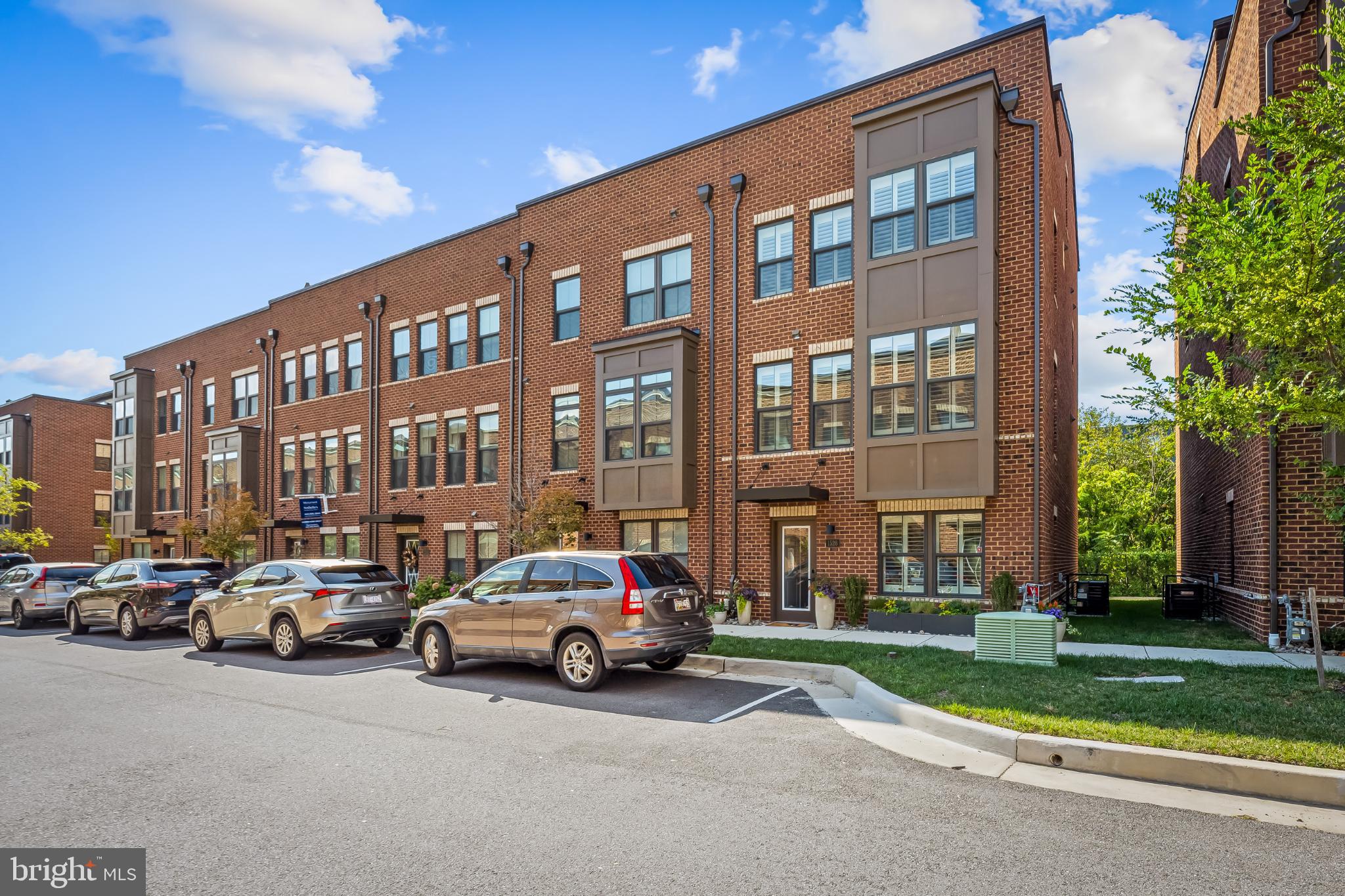 1526 Lowman Street Baltimore, MD 21230 - Photo 6 of 40 Modern end-unit townhome in Locust Point