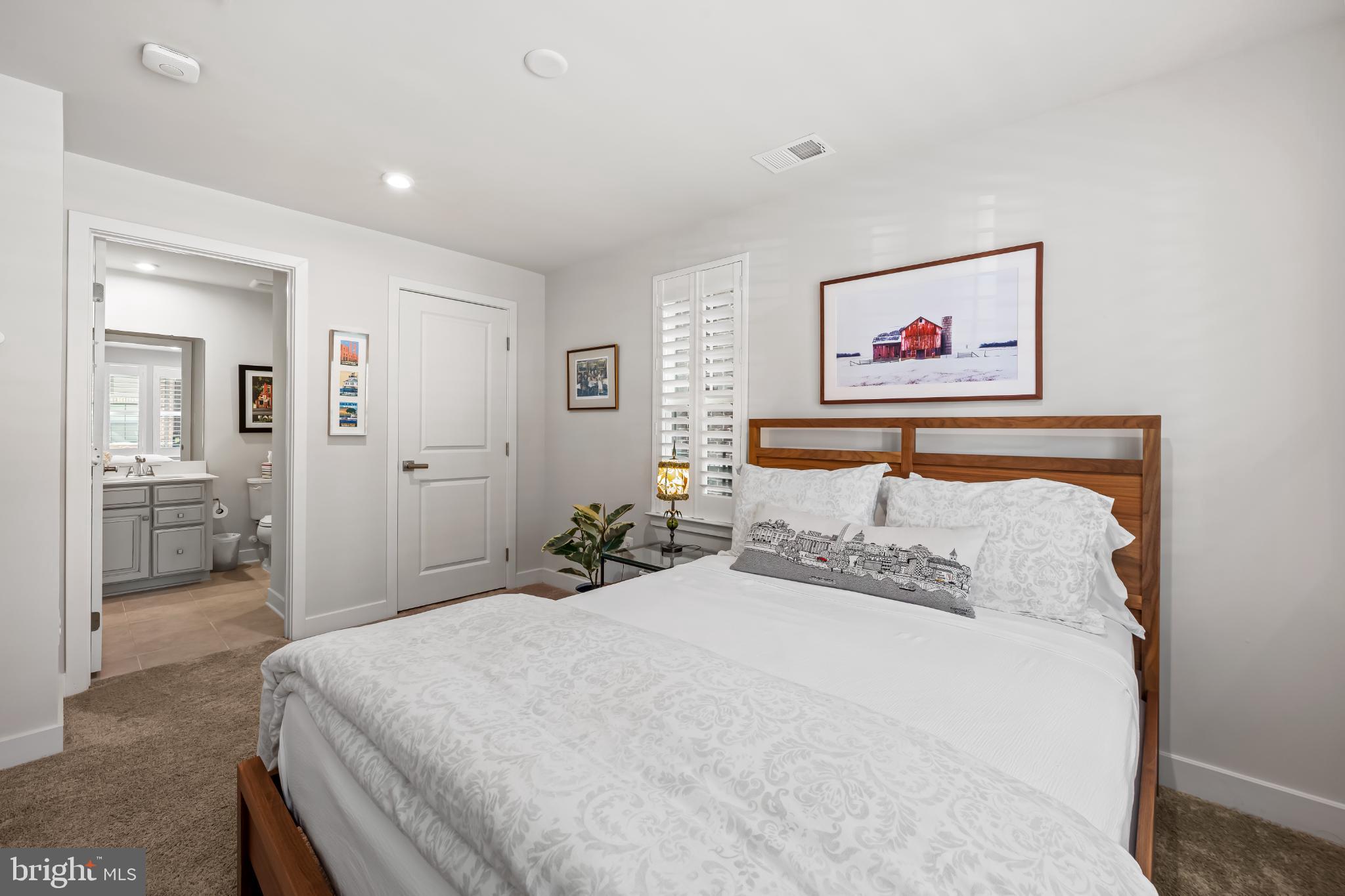 1526 Lowman Street Baltimore, MD 21230 - Photo 9 of 40 First floor guest bedroom with ensuite