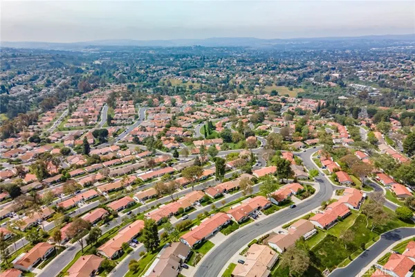 $922,500 | 28062 Calle Casal, Mission Viejo, CA 92692