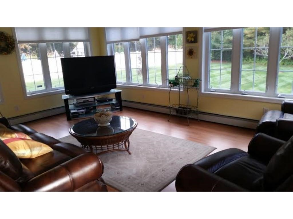 22 Equestrian Road Salem, NH 03079 - Photo 5 of 14