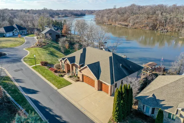 $325,000 | Hidden Acres Court, Unit 1, Appleton, WI 54915