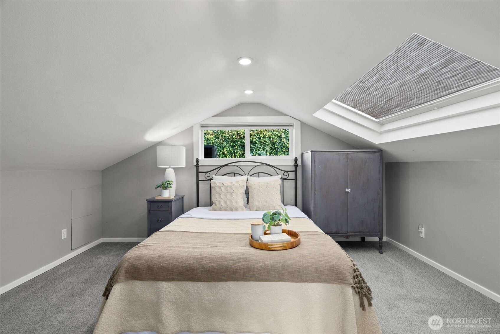 1542-1538 South Wilton Road Tacoma, WA 98466 - Photo 17 of 40 a bedroom with a bed and a large window