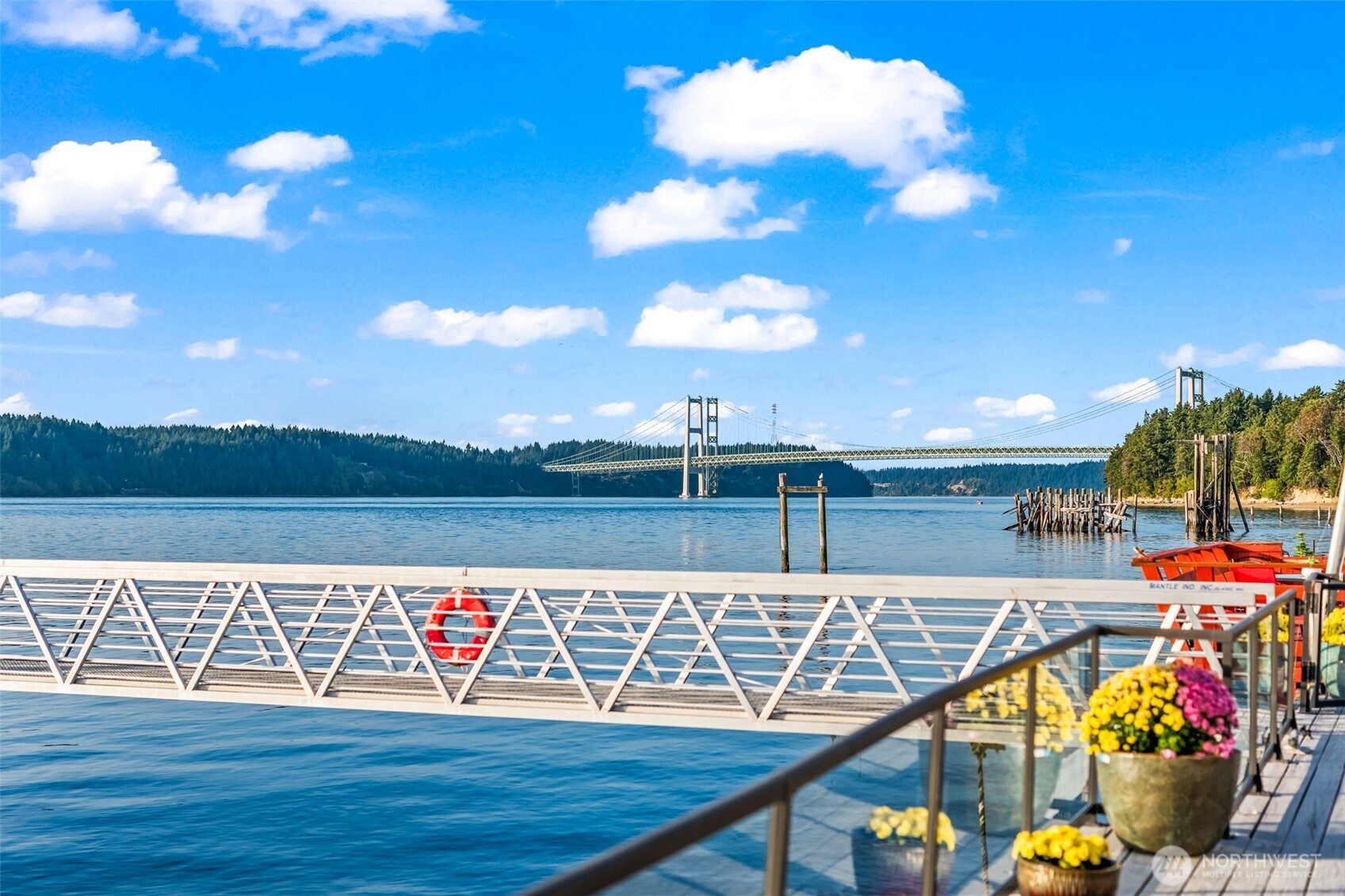 1542-1538 South Wilton Road Tacoma, WA 98466 - Photo 6 of 40 a view of a balcony