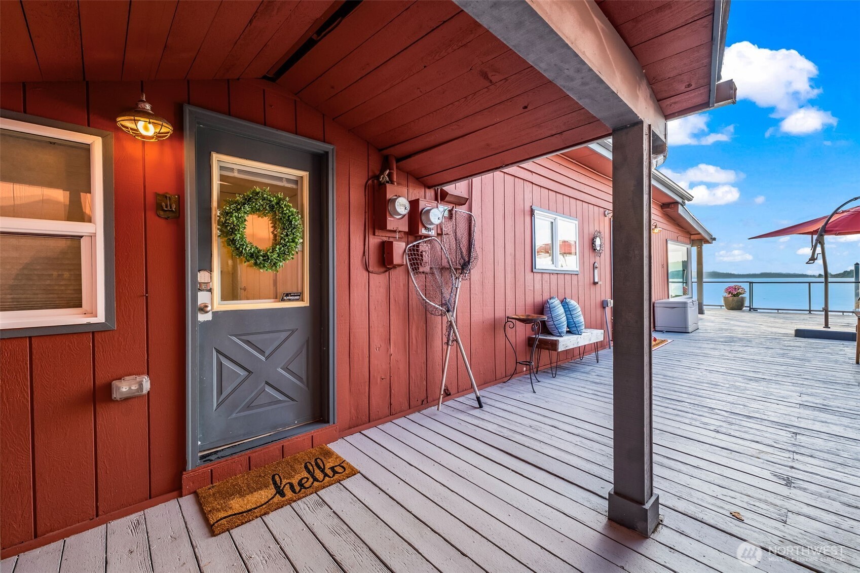 1542-1538 South Wilton Road Tacoma, WA 98466 - Photo 9 of 40 a view of a porch with wooden floor