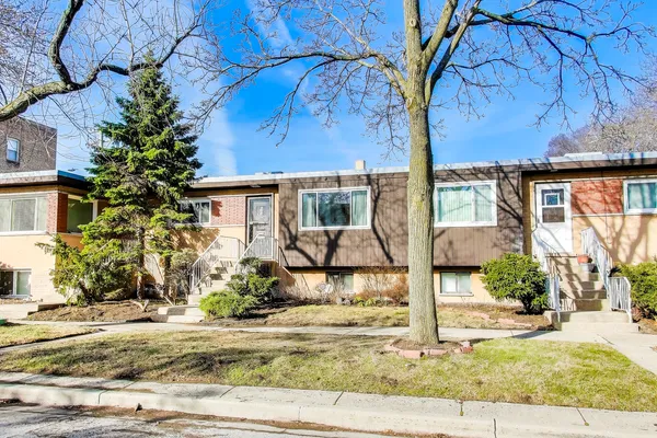 $261,000 | 240 Elmwood Avenue, Evanston, IL 60202