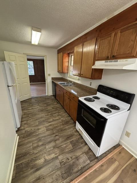222 Cuttino Road Sumter, SC 29150 - Photo 5 of 13 IMG_1919