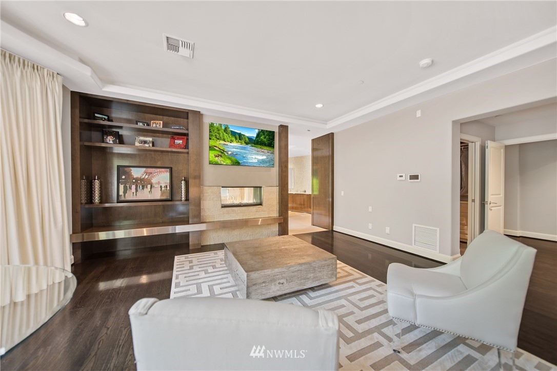 26630 Southeast Issaquah-Fall City Road Issaquah, WA 98029 - Photo 26 of 40 a living room with furniture and a couch