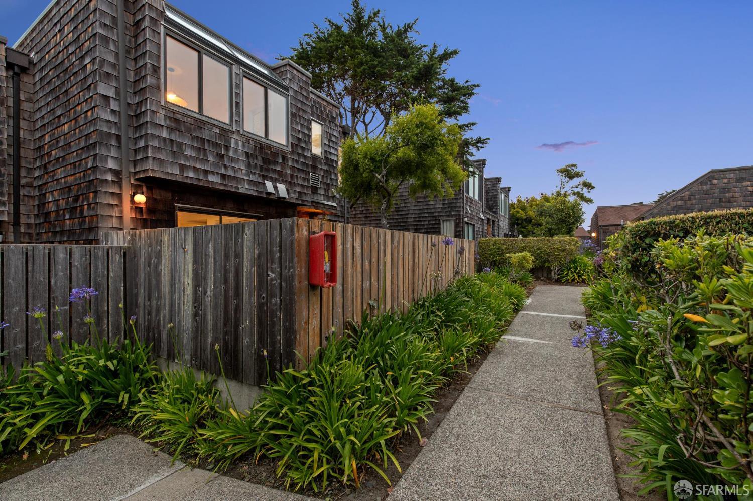 274 Beachview Avenue, Unit 16 Pacifica, CA 94044 - Photo 63 of 81