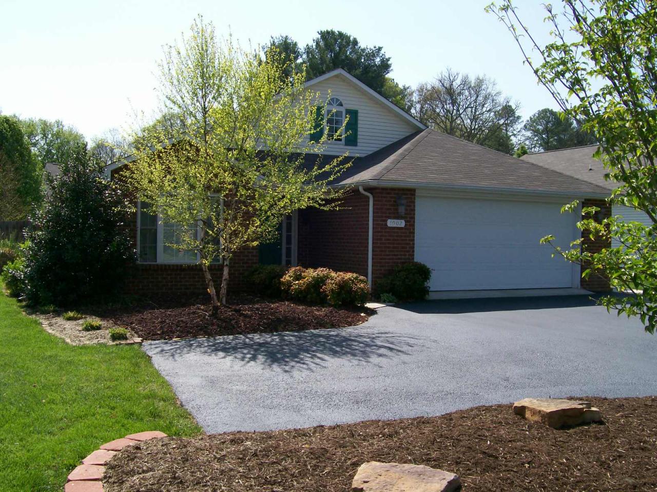 1002 Persinger Road Southwest Roanoke, VA 24015 - Photo 1 of 11 Front