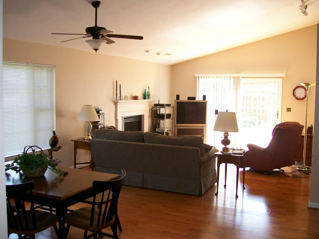 1002 Persinger Road Southwest Roanoke, VA 24015 - Photo 2 of 11 Listing Photo