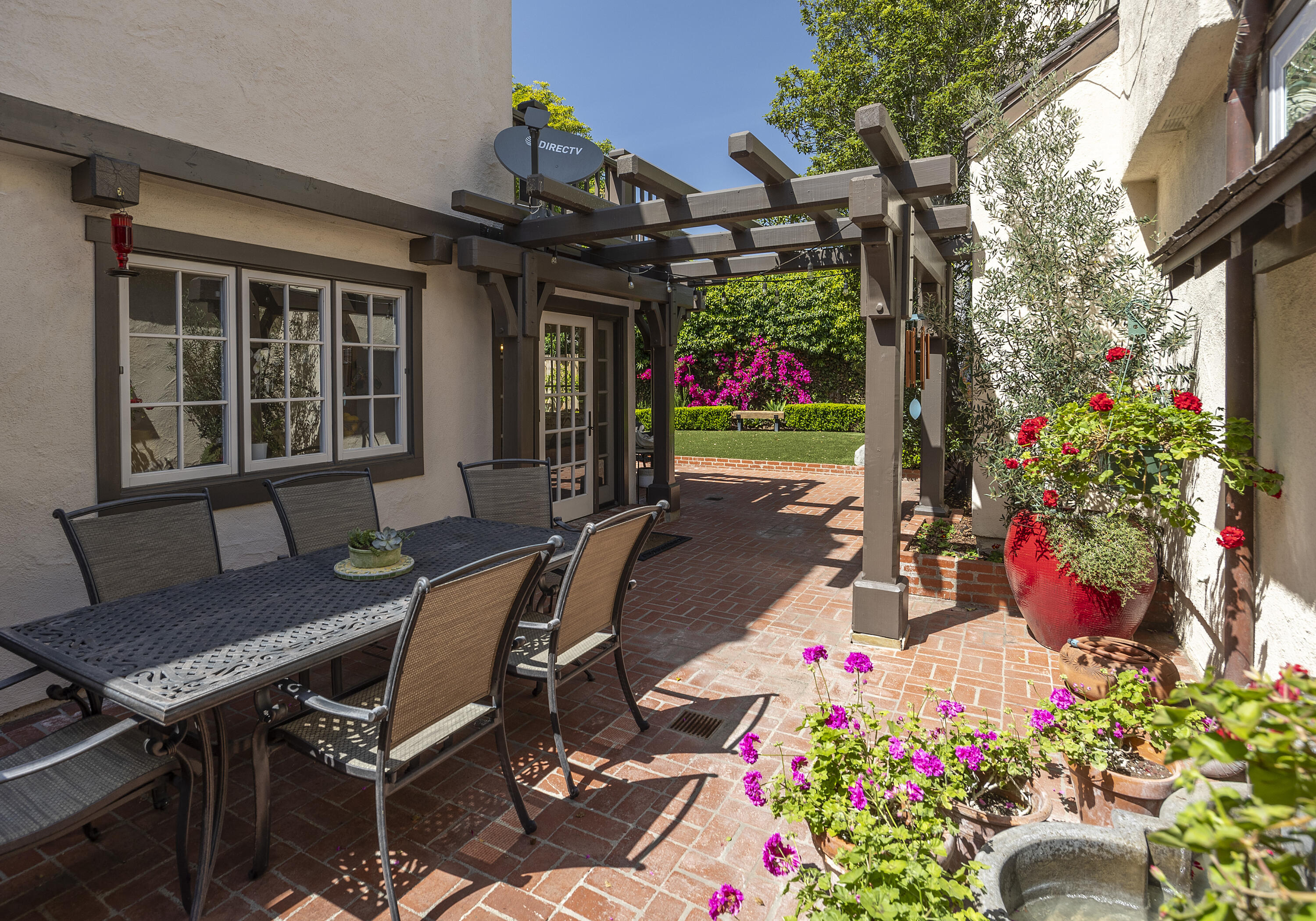 1284 Spring Road Montecito, CA 93108 - Photo 17 of 21 Outdoor Dining Patio