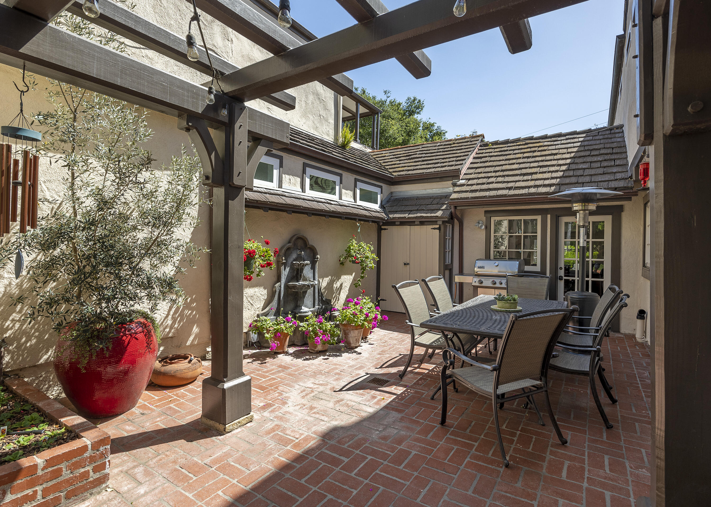 1284 Spring Road Montecito, CA 93108 - Photo 18 of 21 Outdoor Dining Patio