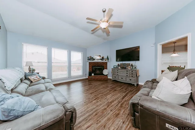 $259,900 | 11224 Preakness Drive, Flint, TX 75762