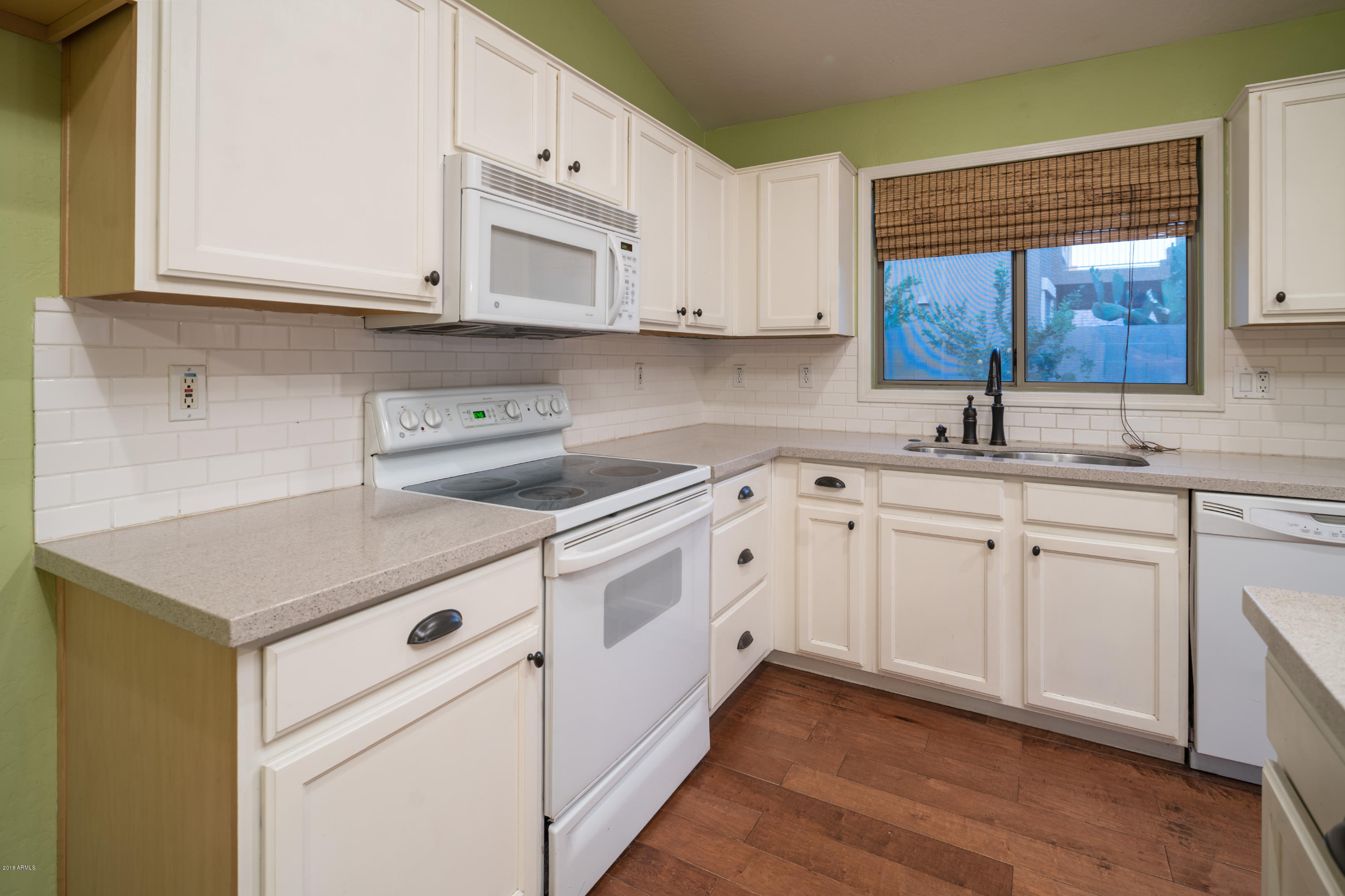 3327 East Chickadee Road Gilbert, AZ 85297 - Photo 13 of 42 Kitchen 5