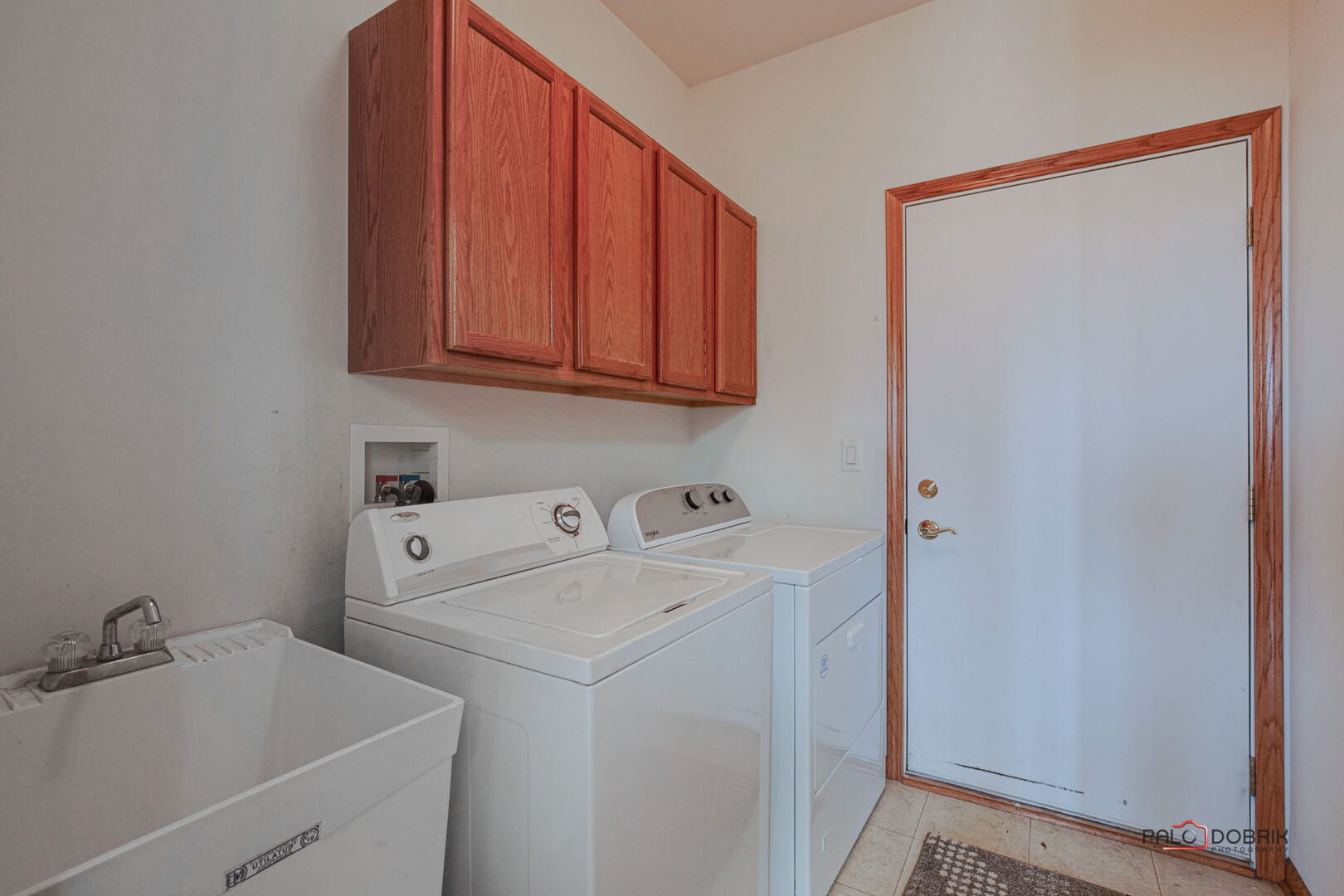 269 Enfield Lane Grayslake, IL 60030 - Photo 20 of 45 a utility room with dryer and washer