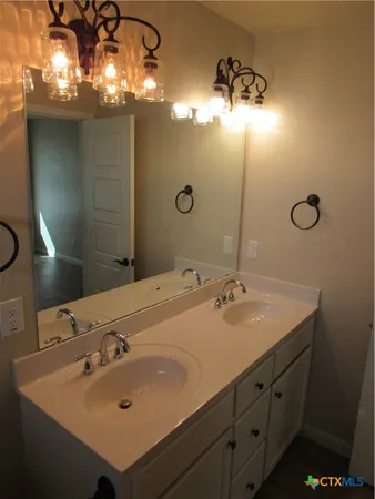 $1,600 | 202 East Avenue H, Nolanville, TX 76559