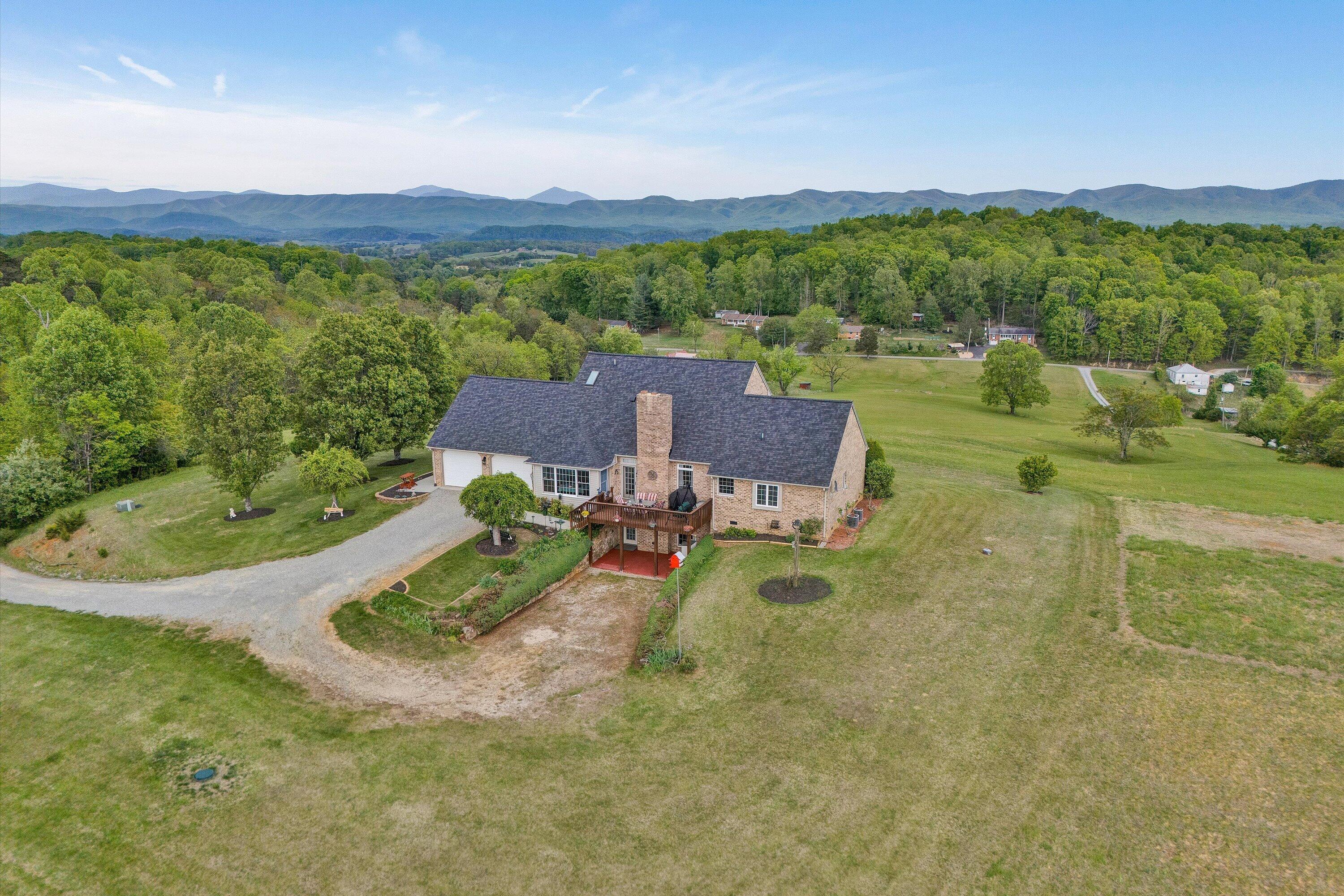 3281 Springwood Road Fincastle, VA 24090 - Photo 6 of 64 54-DJI_20260422144216