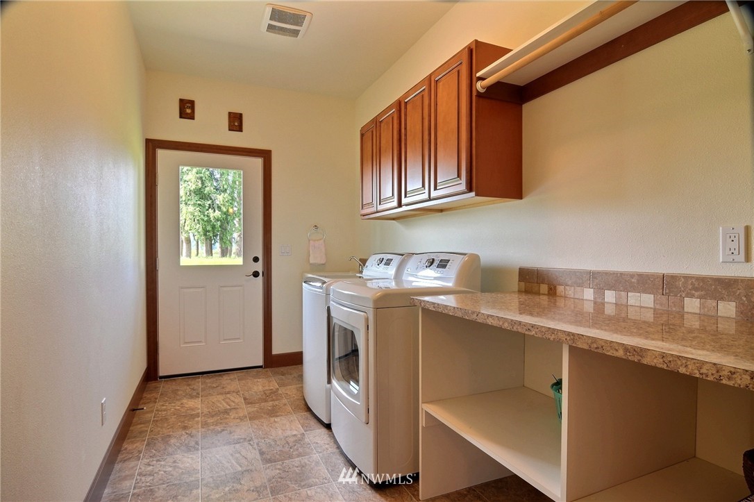 7411 Johnson Road Southeast Olympia, WA 98513 - Photo 11 of 21 Gallery Image 11