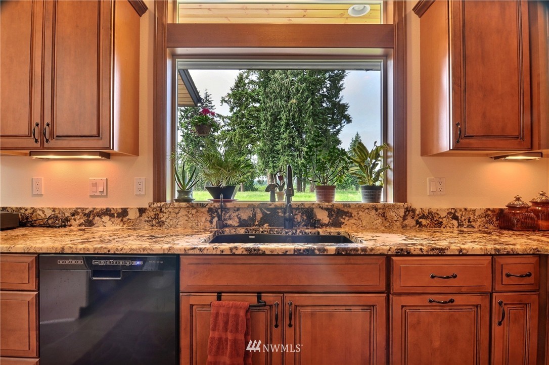 7411 Johnson Road Southeast Olympia, WA 98513 - Photo 9 of 21 Gallery Image 9