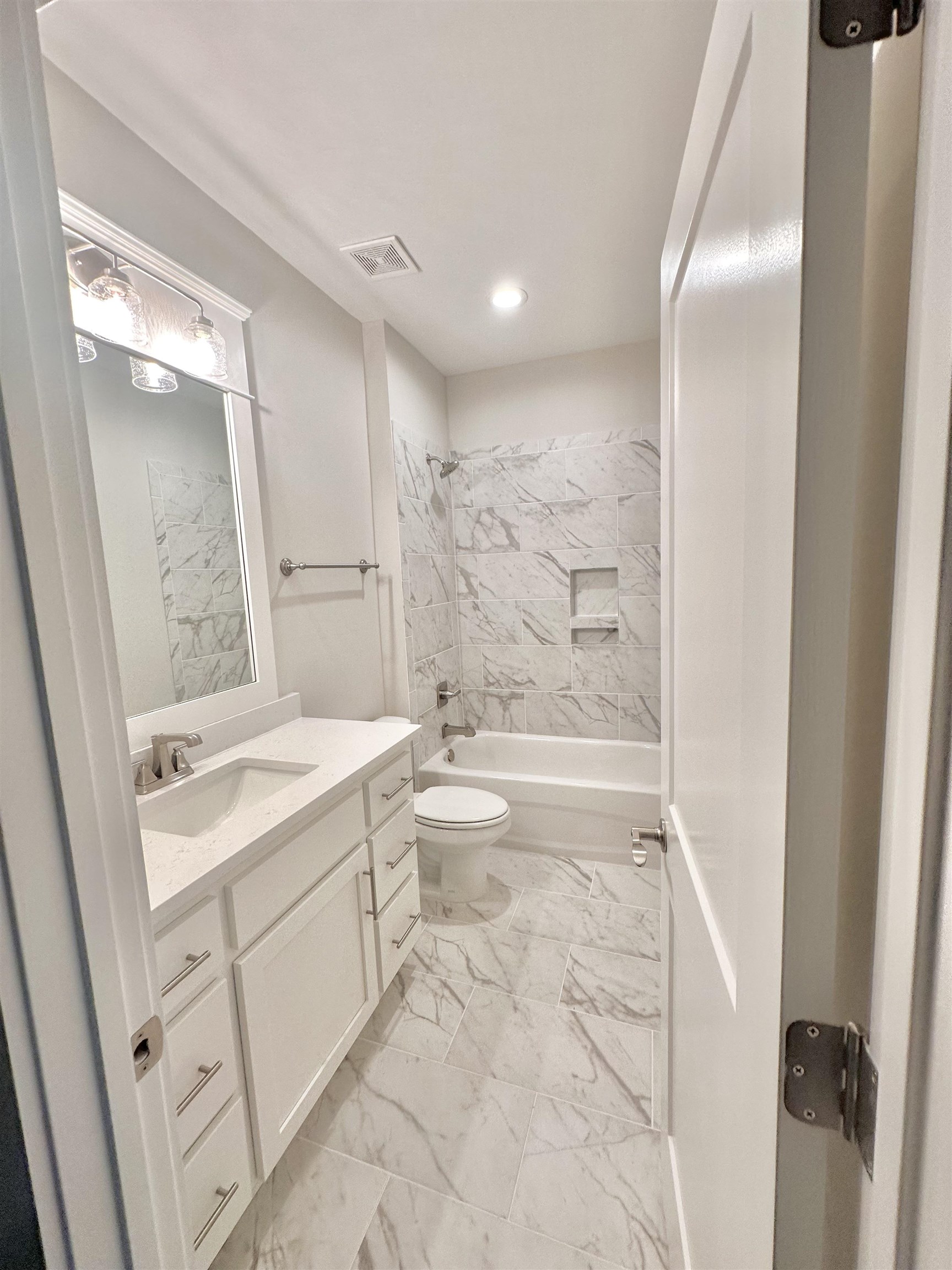 634 Kitfox Avenue Fairhope, AL 36532 - Photo 25 of 33 Bathroom
