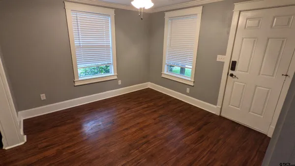 $1,200 | 2009 West Shaw Street, Tyler, TX 75701