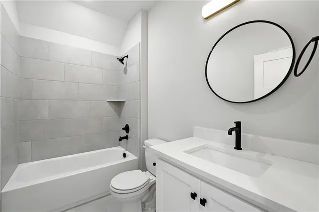 $705,000 | 4264 Lk Shr Drive, Basehor, KS 66007