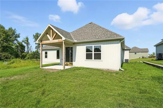 $705,000 | 4264 Lk Shr Drive, Basehor, KS 66007