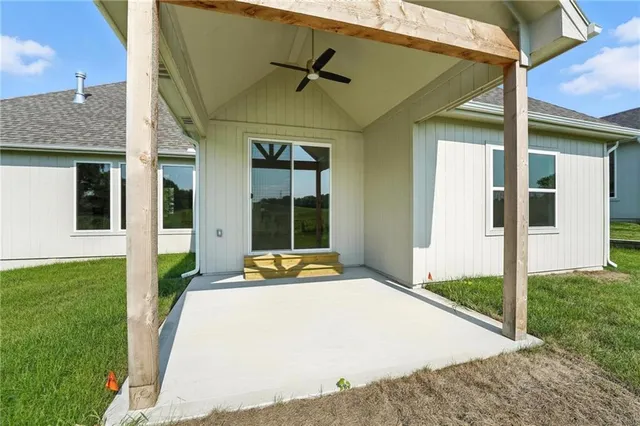 $705,000 | 4264 Lk Shr Drive, Basehor, KS 66007