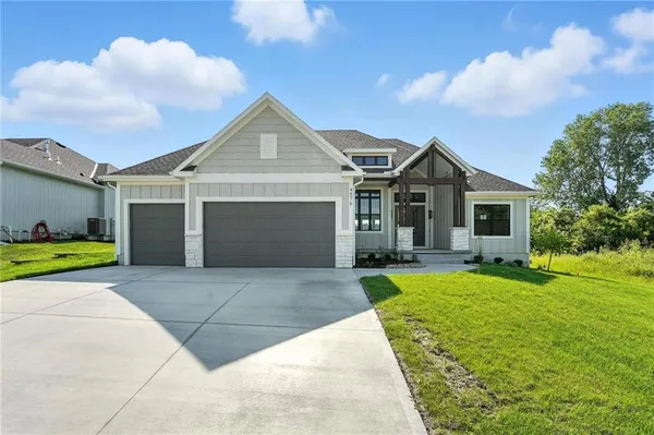 $705,000 | 4264 Lk Shr Drive, Basehor, KS 66007